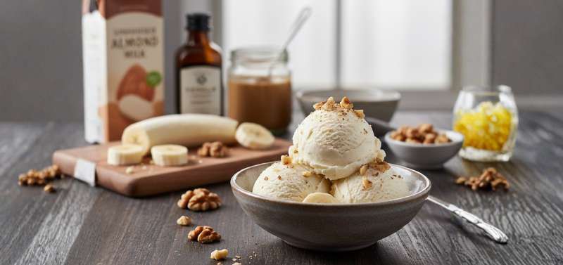 Helado de vainilla y nueces